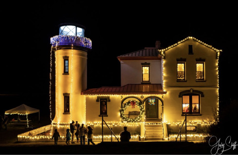 Light Up Admirality Lighthouse