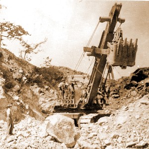 A 1930s era shovel used to dig the approaches to the Deception Pass Bridge.