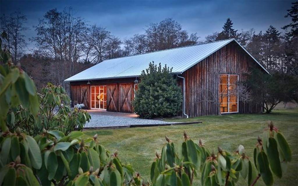Willows Orchard barn sidepic 1