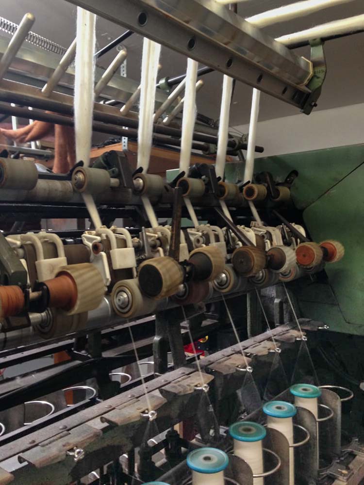 Industrial yarn spinning machine