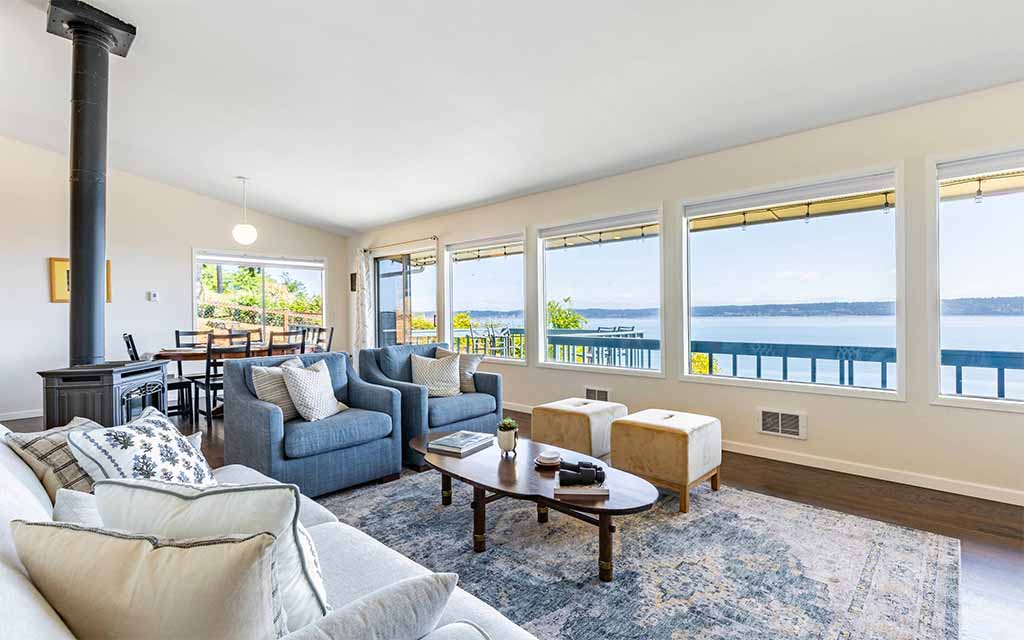 Saratoga by the Sea Living Room