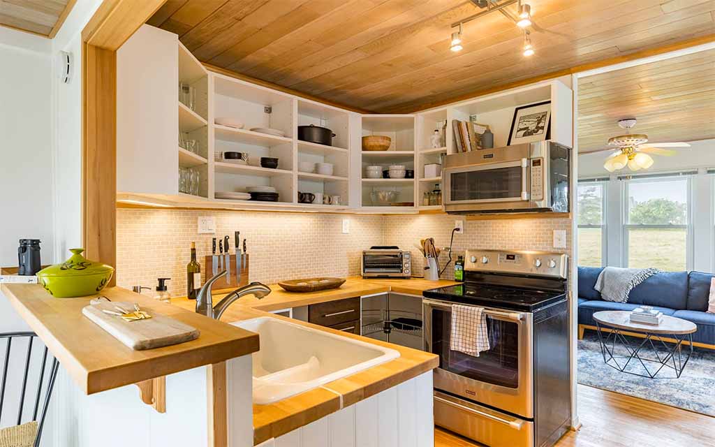 Swan Lake Cottage Kitchen
