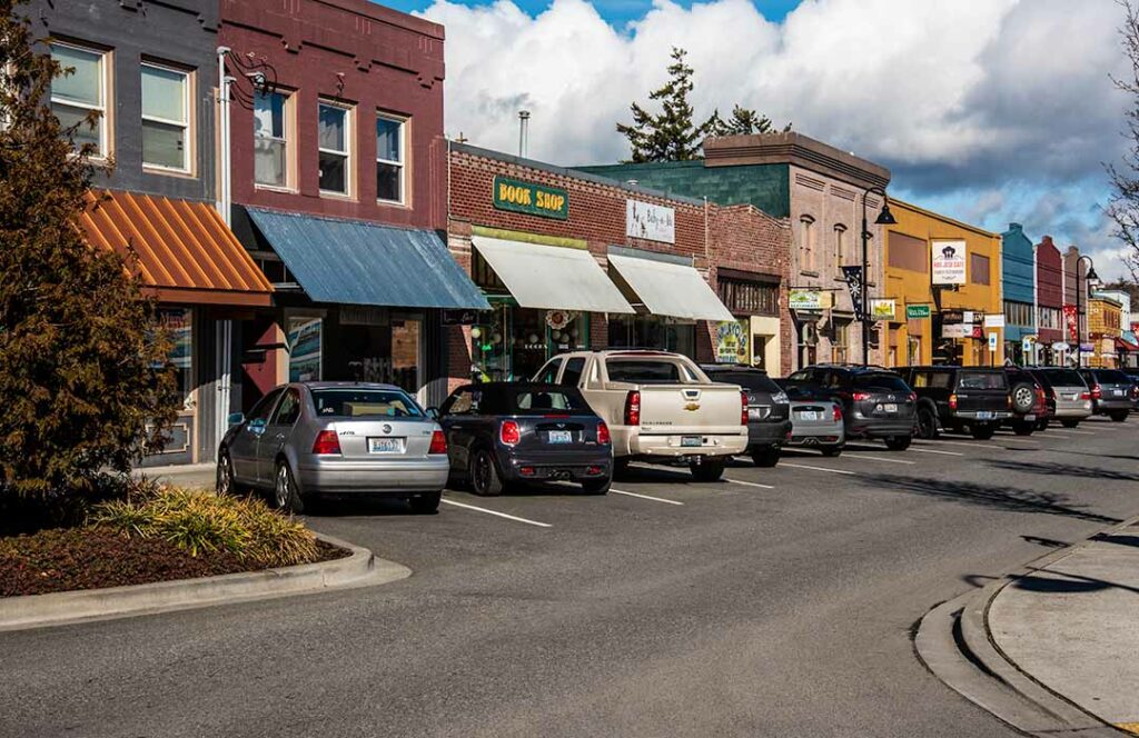 Cars parked in front of shops in downtown Oak Harbor