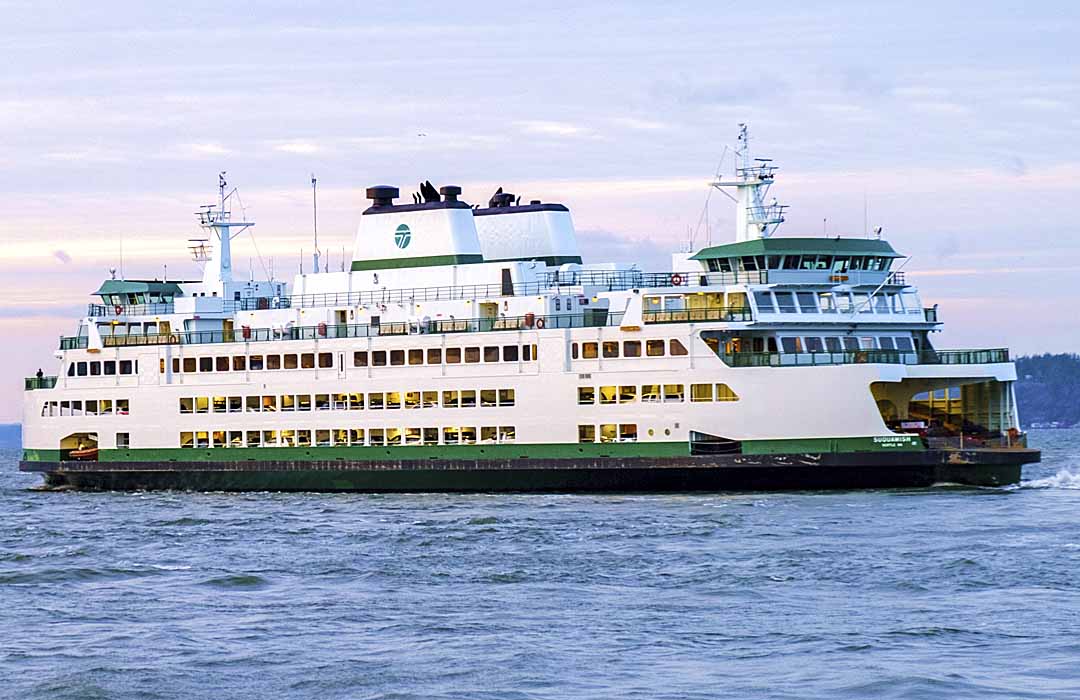 Ferry sailing on the Clinton run