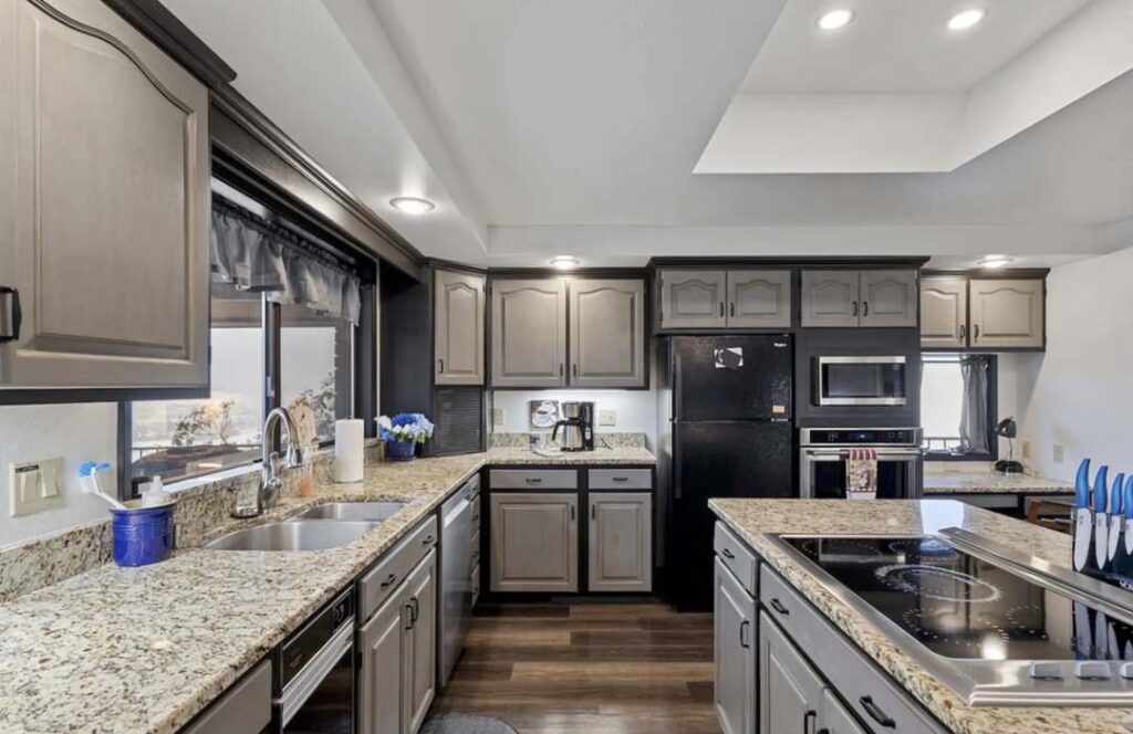 Collin cottages kitchen 1024x664