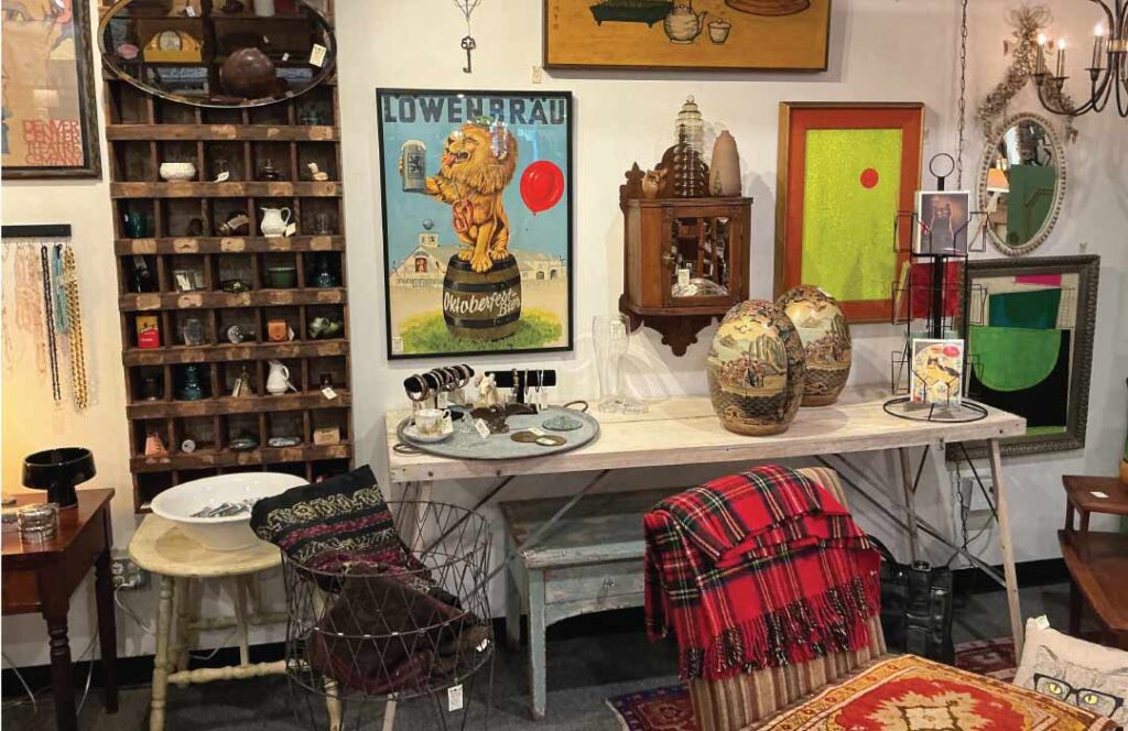 Mutiny Bay Antiques display 1024x664
